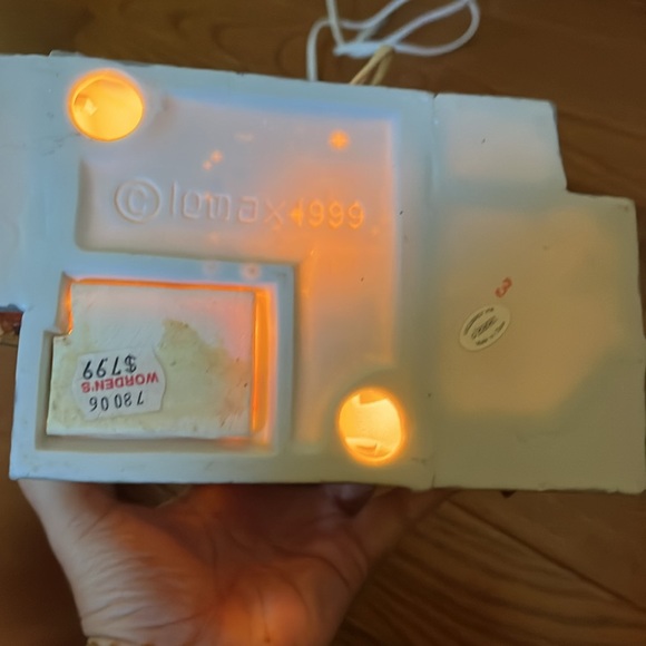 Lemax 1999 retired lighted Williams furniture store with window view of couch - Picture 6 of 13